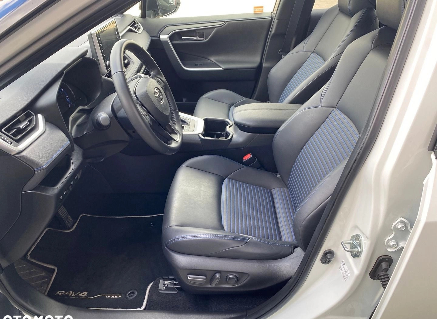 Toyota RAV4 cena 179900 przebieg: 18240, rok produkcji 2022 z Częstochowa małe 232
